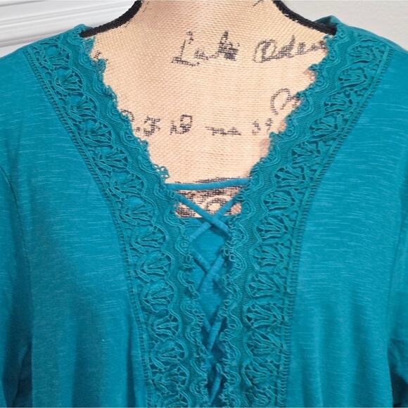 Chico's Teal Crochet Detail Shark Bite Hem Lace-Up Women's Top Size 4 XXL - Picture 8 of 8